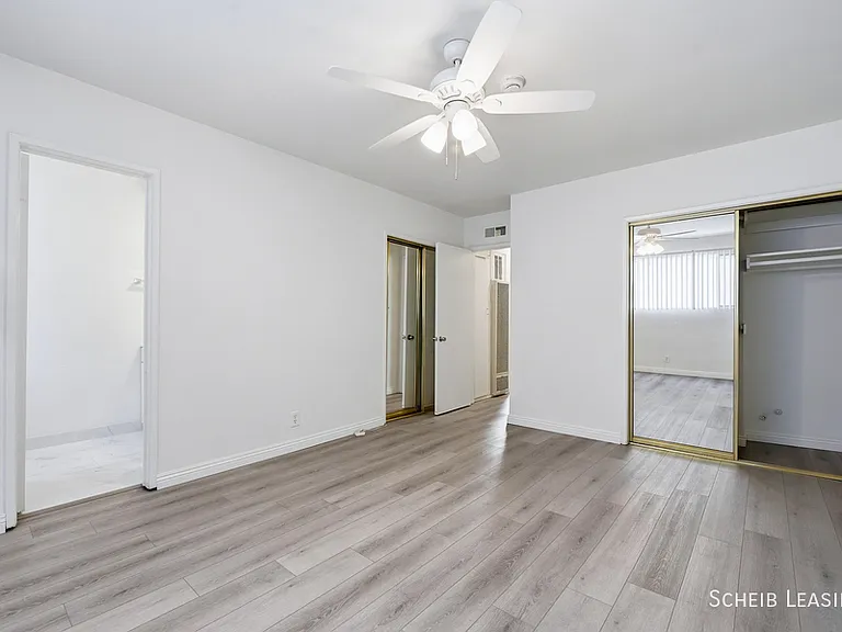 426 S Rexford Dr #4 — Photo 8