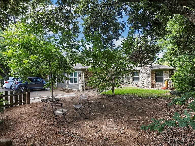 2402 Berkeley Ave #A — Photo 2