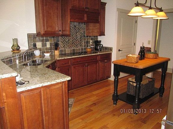 3rd image of 116 Kendallwood Dr