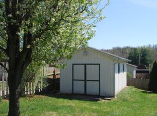 3006 Meadowbrook Dr, Point Pleasant, WV 25550