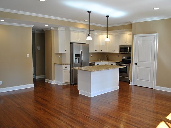 3rd image of 25 Frank Ave
