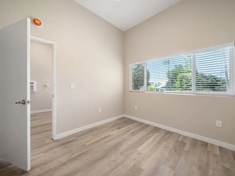 5353 Olmeda Ave — Photo 5