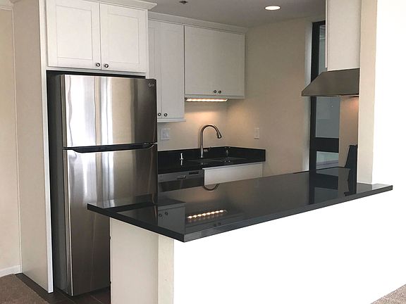 4th image of 455 Vallejo St APT 102