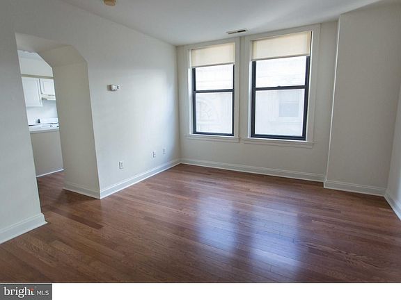 4th image of 1411-1 Walnut St #1207