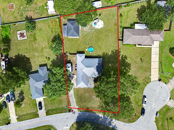 5th image of 200 SW Woodview Way