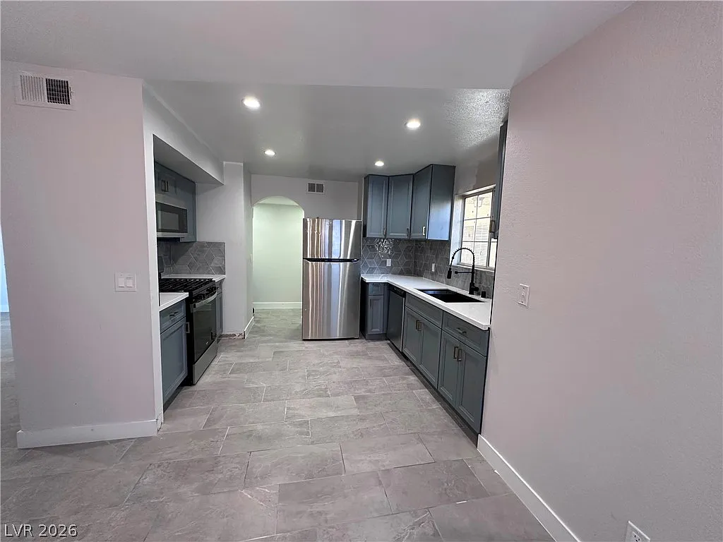2 bed, 2.0 bath, 1064 sqft, $1,350 — Photo 3