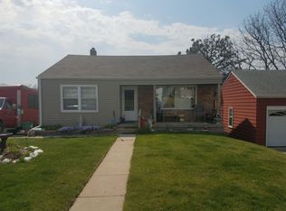 6214 S 41st St, Omaha, NE 68107