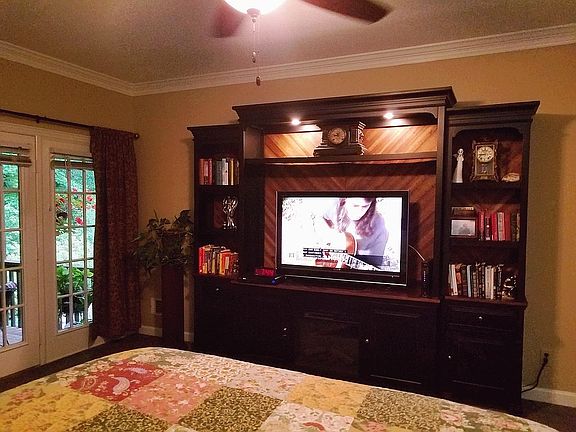 Master Bedroom (Downstairs)
