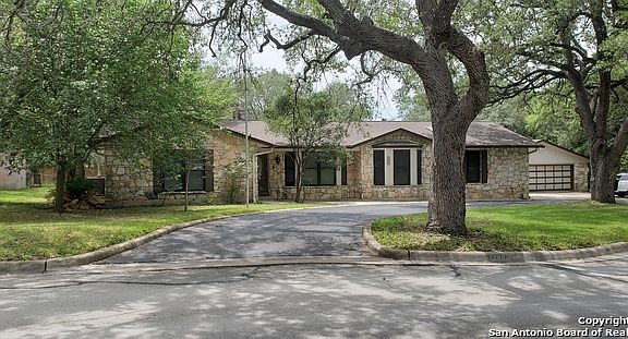 2nd image of 1308 Circle Oak Dr