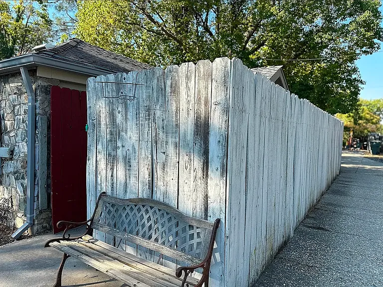 1254 Live Oak Ln — Photo 3
