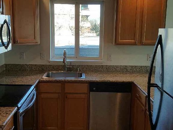 3rd image of 1013 Aurora Ave N APT 301