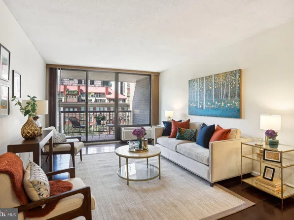 241 S 6th St APT 703, Philadelphia, PA 19106