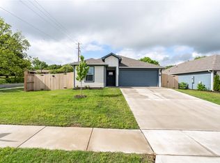 1300 Bates St, Gentry, AR 72734