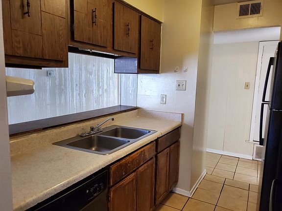 2nd image of 2821 Los Gatos Ct #1-3-3