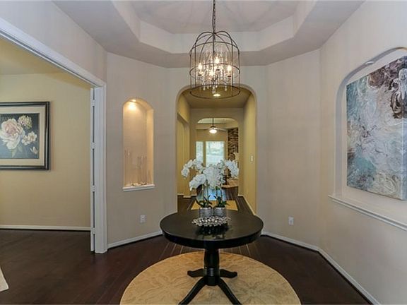 4th image of 327 Kinderwood Trl