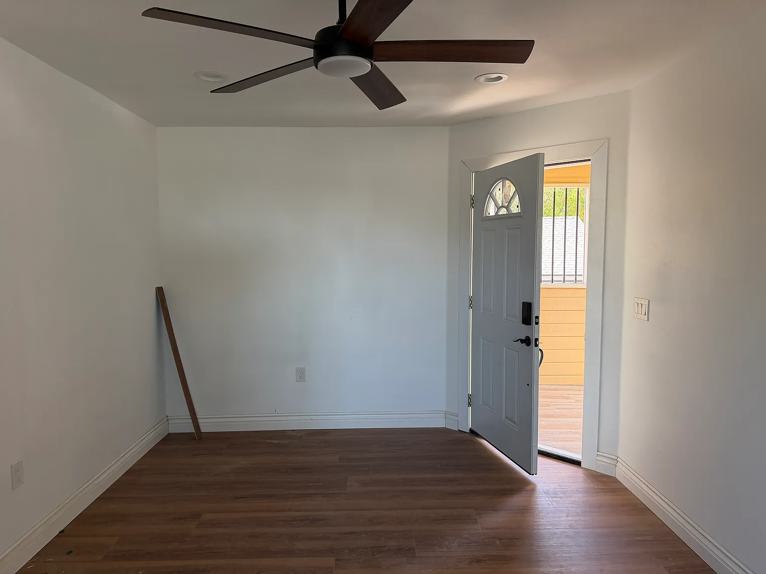 2 bed, 747 sqft, $2,700 — Photo 3