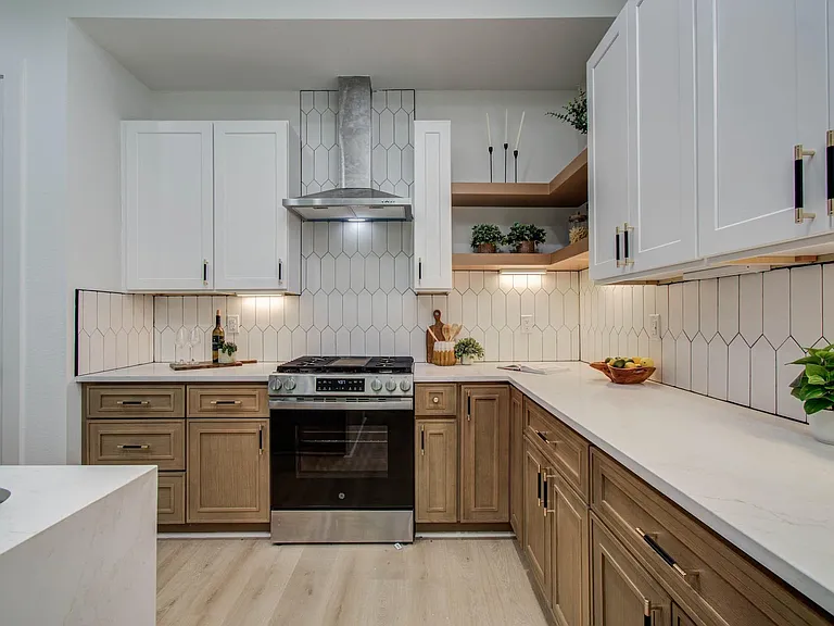 1802 Rollingwood Dr — Photo 10