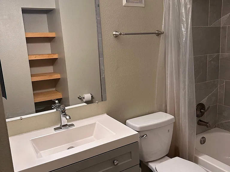 1867 S Pitkin Cir #B — Photo 8