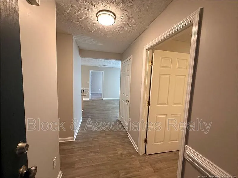 2 bed, 2.0 bath, 1050 sqft, $1,095 — Photo 2