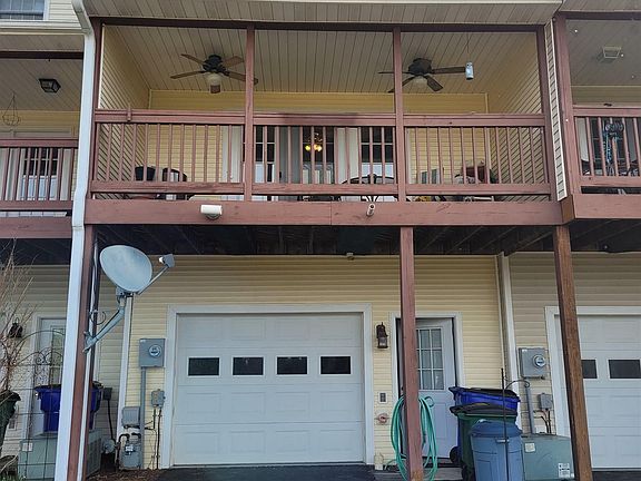2nd image of 1656 York Dr