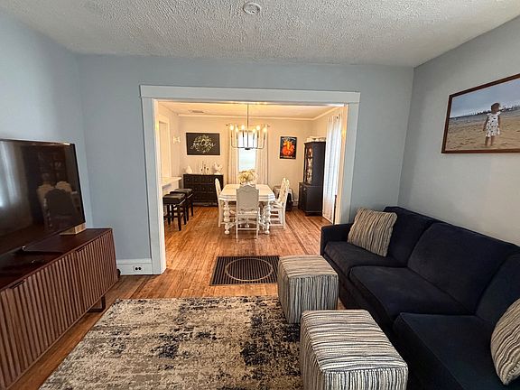 4th image of 139 Webster St