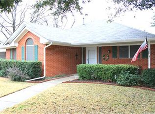 608 Lakeland Rd, Lake Dallas, TX 75065