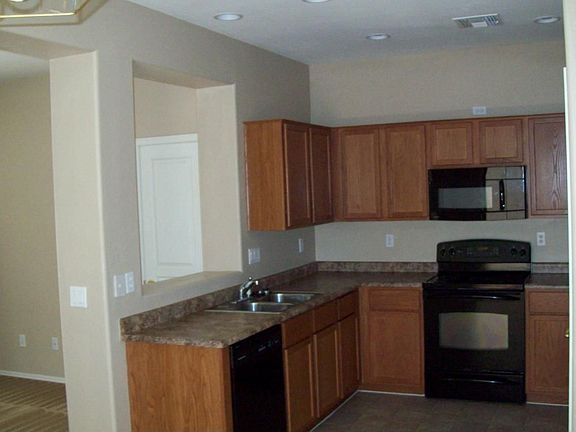 3rd image of 95 E Palomino Dr