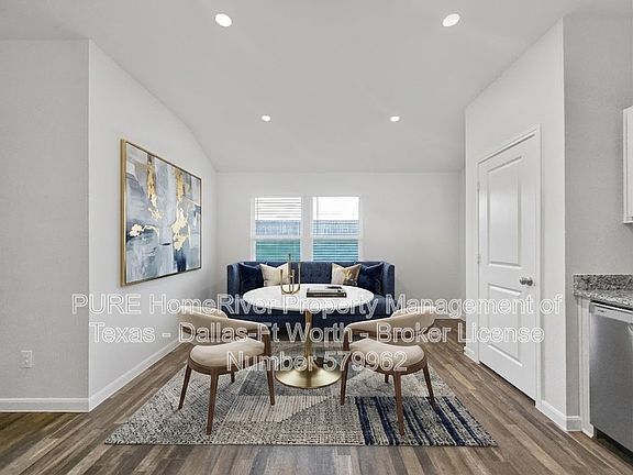 3rd image of 613 Jameson St