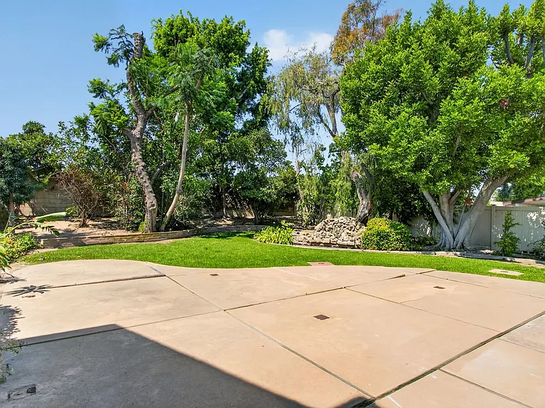 2372 Apple Tree Dr — Photo 21