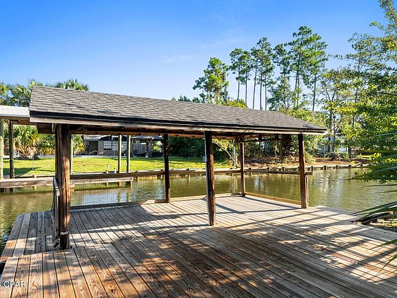 4th image of 1006 Goose Bayou Rd