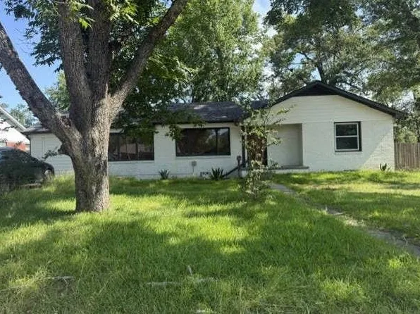 1024 Edgewood Dr, Jacksonville, TX 75766