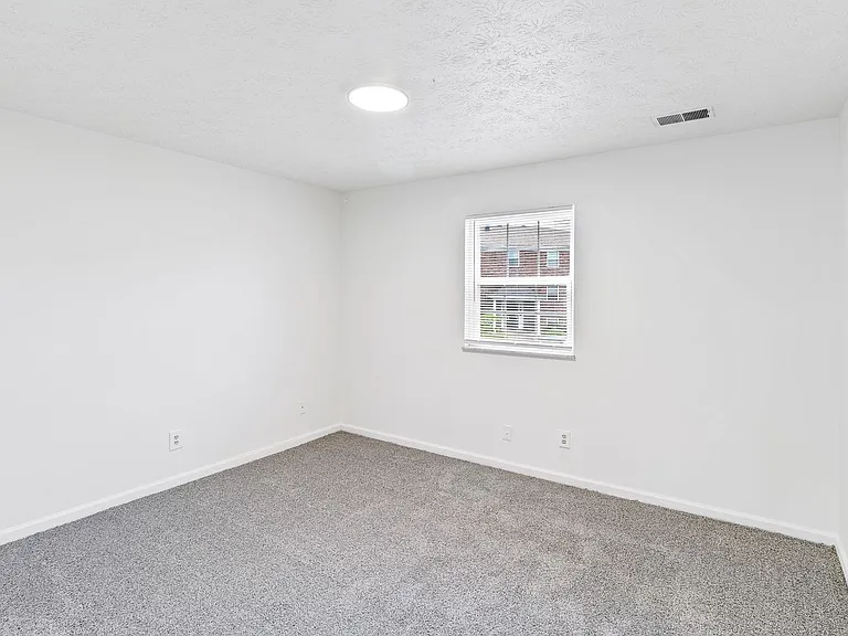 Foreman Apartments — Photo 8