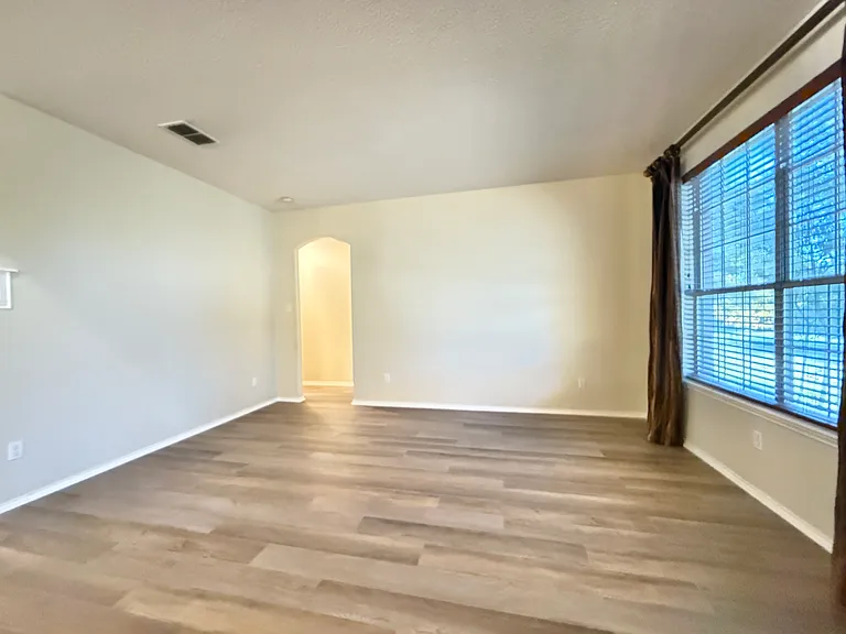 3549 Mason Dr — Photo 5