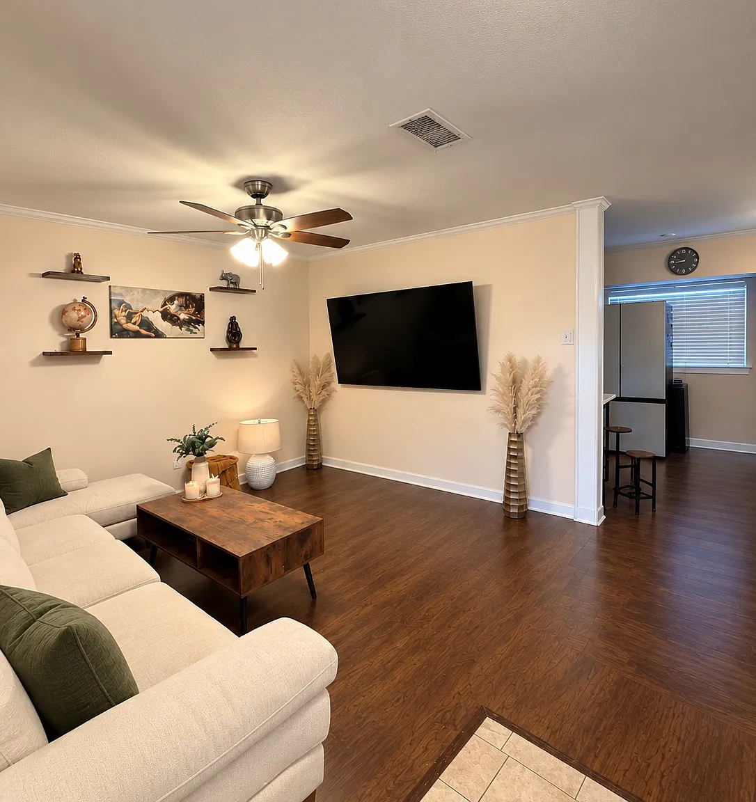 3 bed, 1.5 bath, 1010 sqft, $1,700 — Photo 2