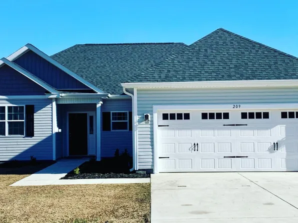 209 Lakeside Dr, Sneads Ferry, NC 28460