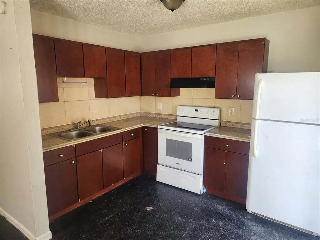 2 bed, 1.0 bath, 631 sqft, $995 — Photo 3