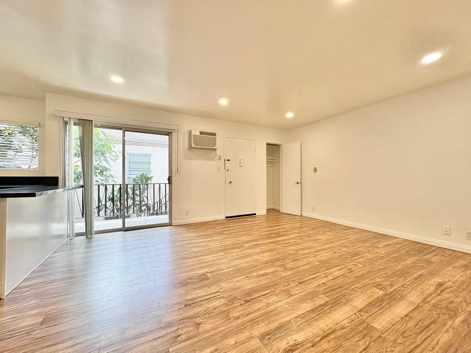 2 bed, $3,199 — Photo 4