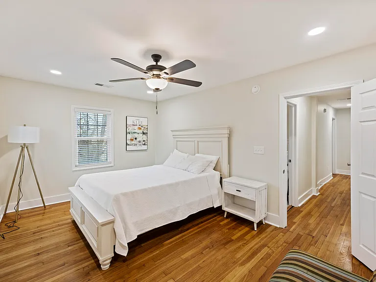 66 Line St #B — Photo 19