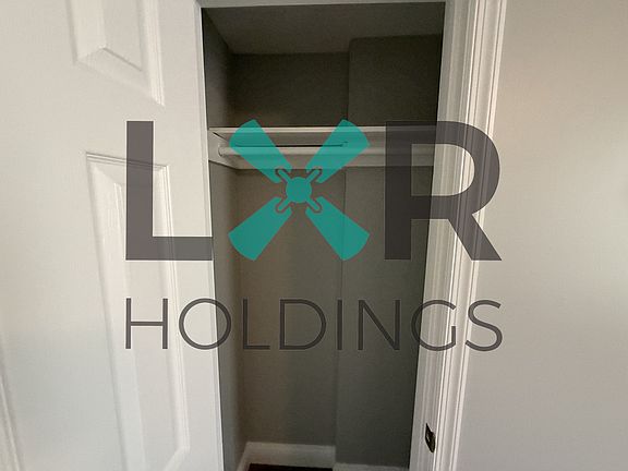 5th image of 17 E Elm St APT 3