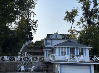 W349N5556 Lake Dr, Oconomowoc, WI 53066