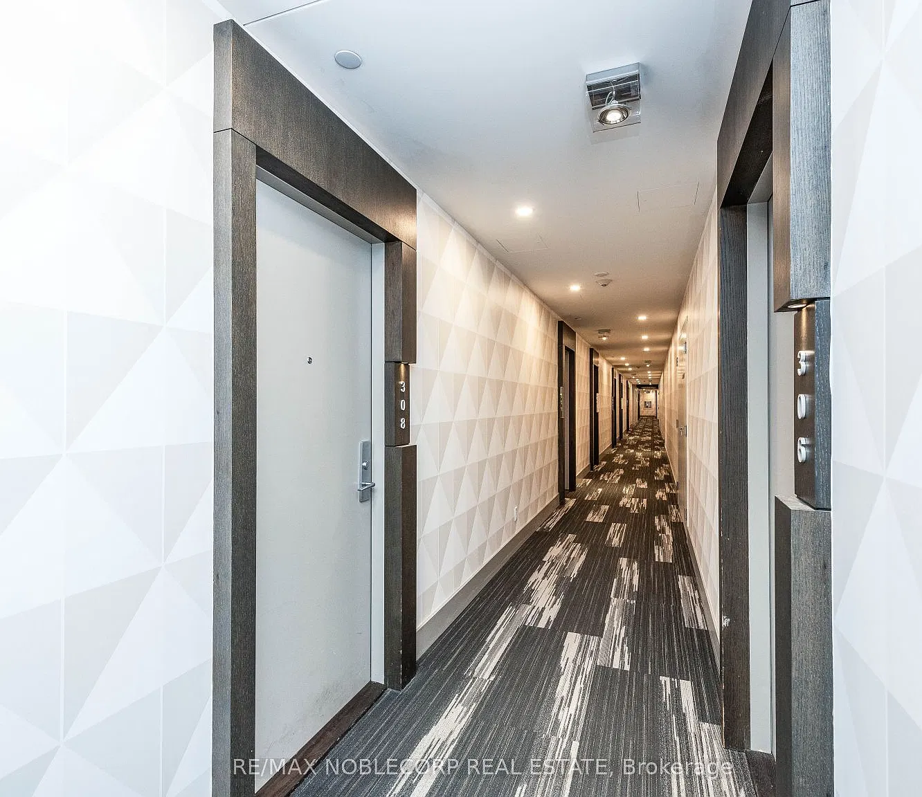 180 Enterprise Blvd — Photo 4