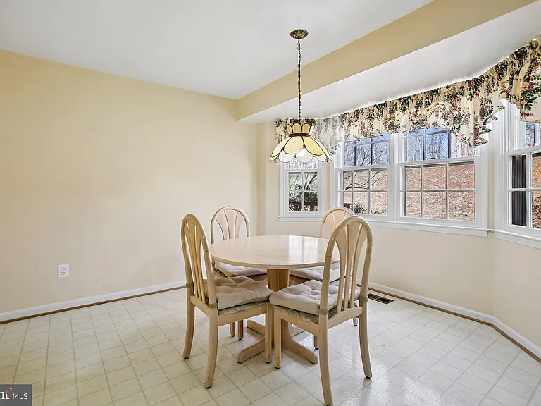 6604 Tina Ln — Photo 8