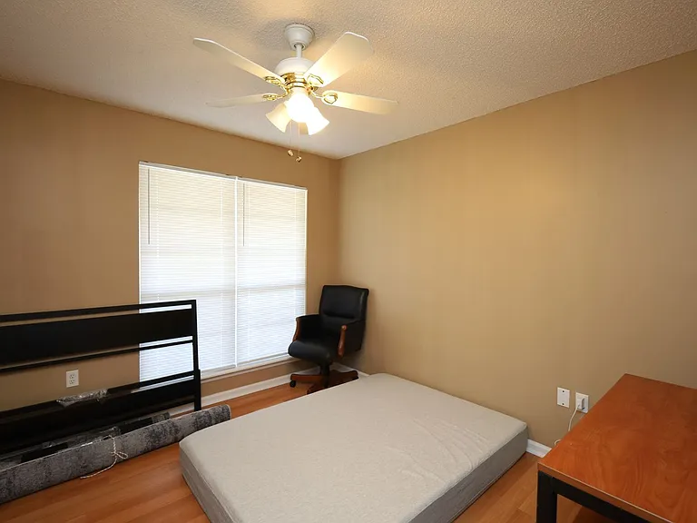 134 Pecan St — Photo 7