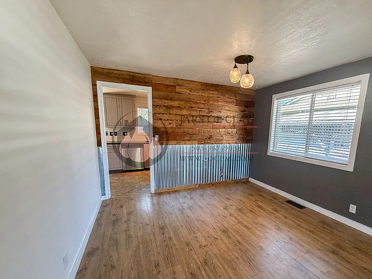 3862 Doloris Ct NE — Photo 3