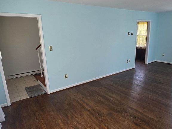 2nd image of 355 Pointfield Dr