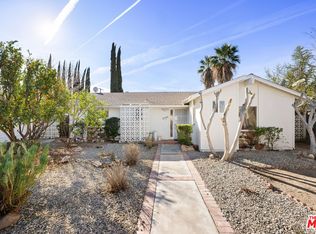 23522 Victory Blvd, Woodland Hills, CA 91367