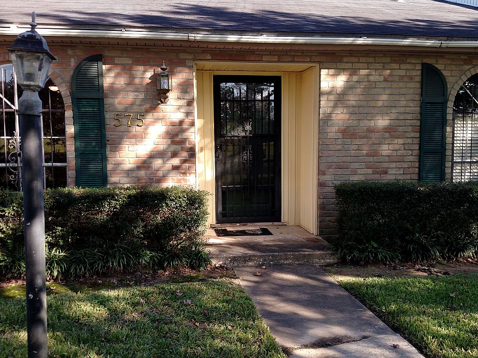 575 Langham-Front of Townhouse_12012015