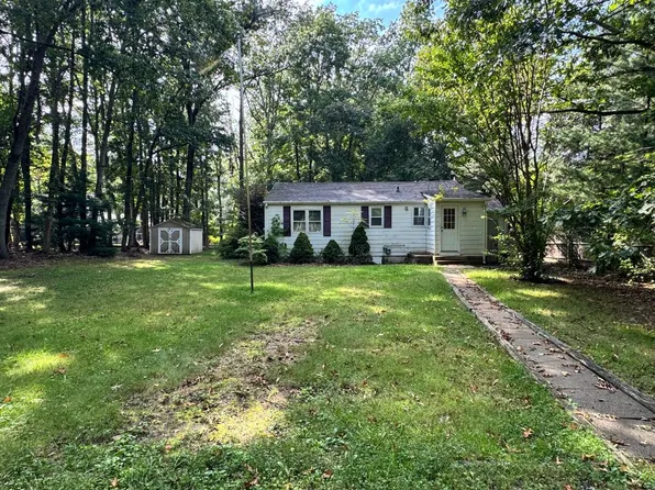 13 Fillmore Dr, Millstone Township, NJ 08510
