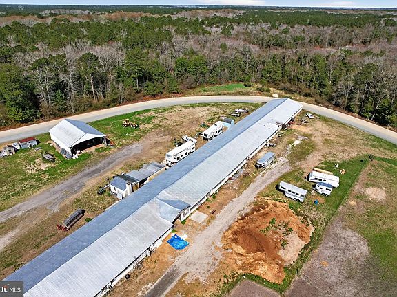 3rd image of 33096 Johnson Rd