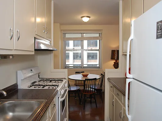 Sold by Sotheby's International Realty | media 10